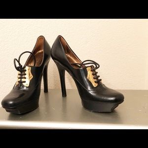 Authentic Gucci Leather Pump Oxford